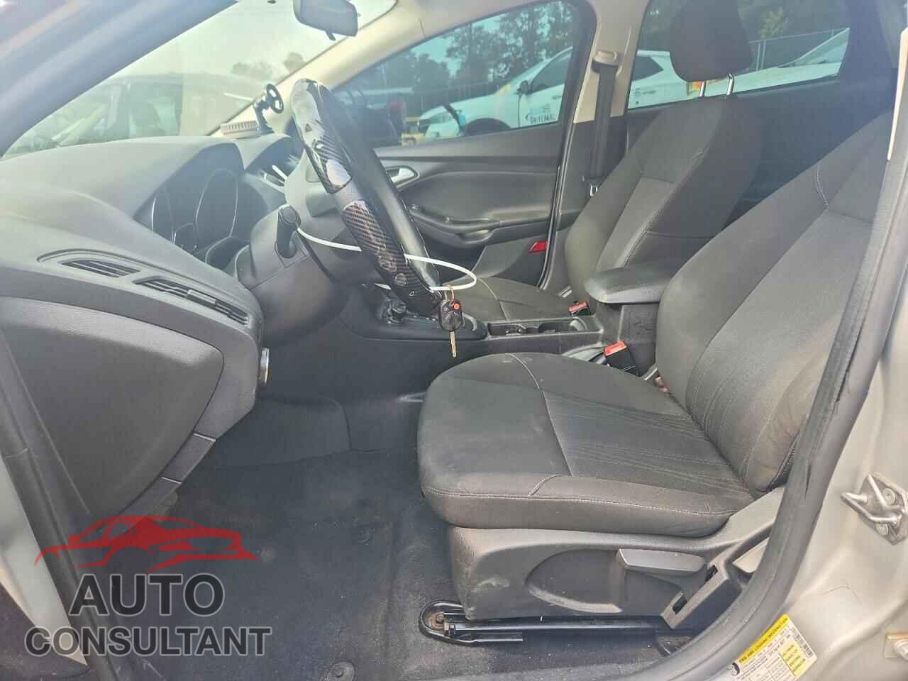 FORD FOCUS 2015 - 1FADP3F26FL202121