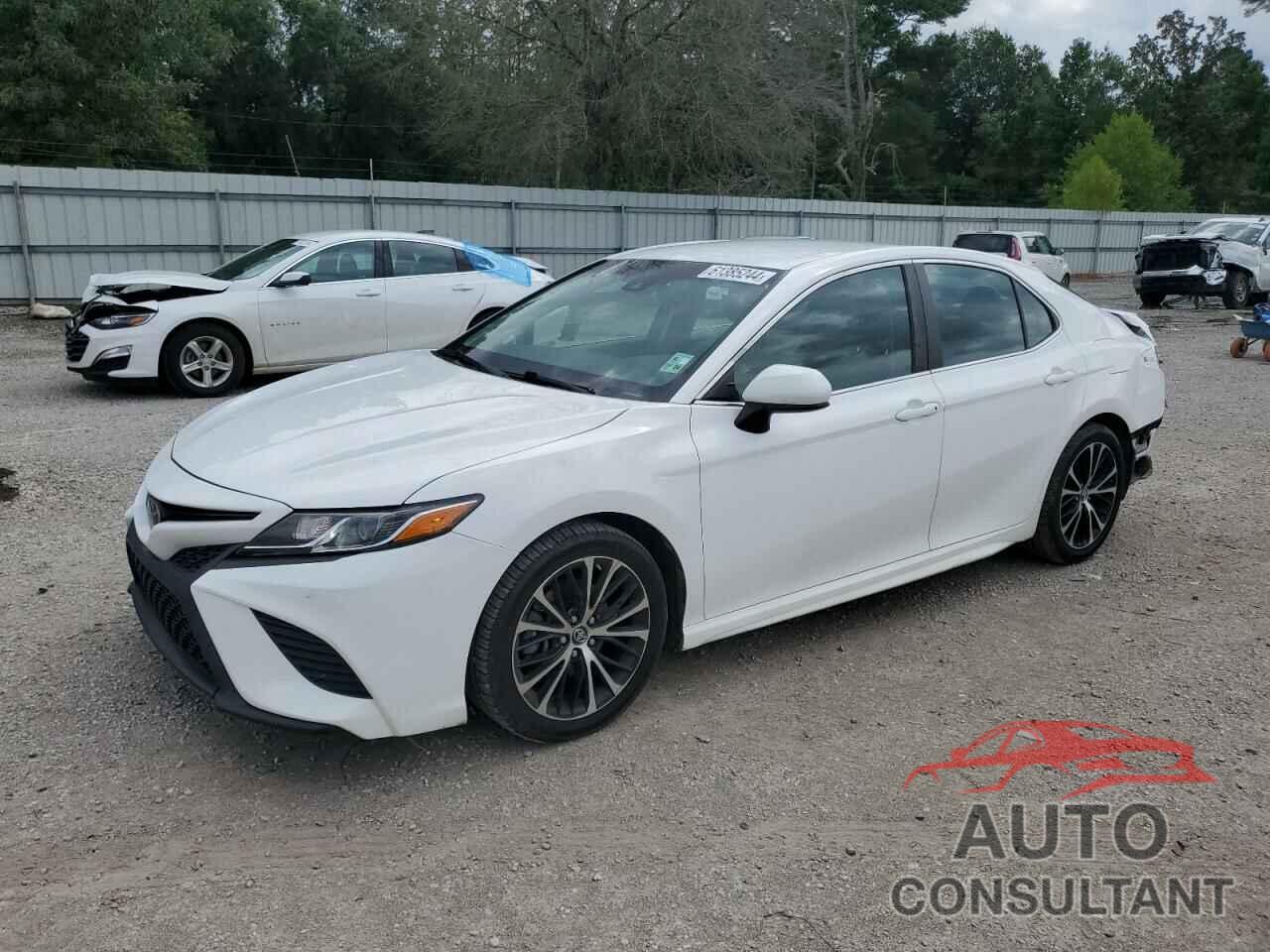 TOYOTA CAMRY 2018 - 4T1B11HK4JU574088