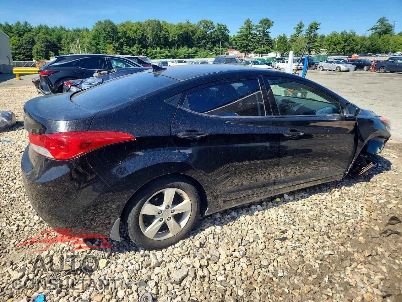 HYUNDAI ELANTRA 2013 - KMHDH4AE4DU946429
