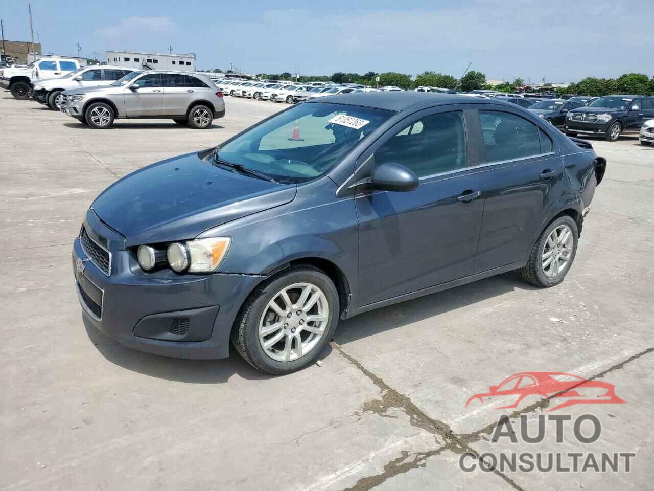 CHEVROLET SONIC 4D L 2013 - 1G1JC5SH2D4244204