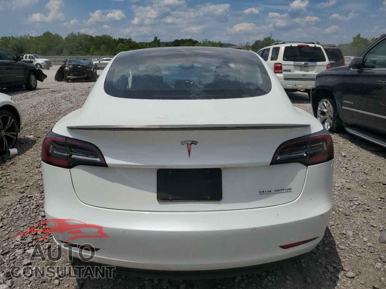 TESLA MODEL 3 2019 - 5YJ3E1EB0KF425575
