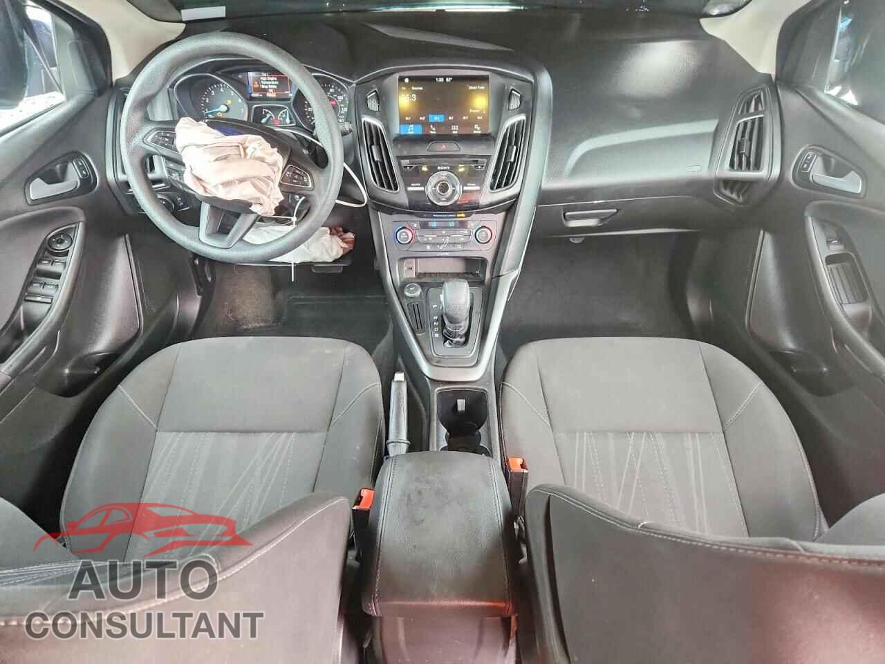 FORD FOCUS 2017 - 1FADP3M26HL306422