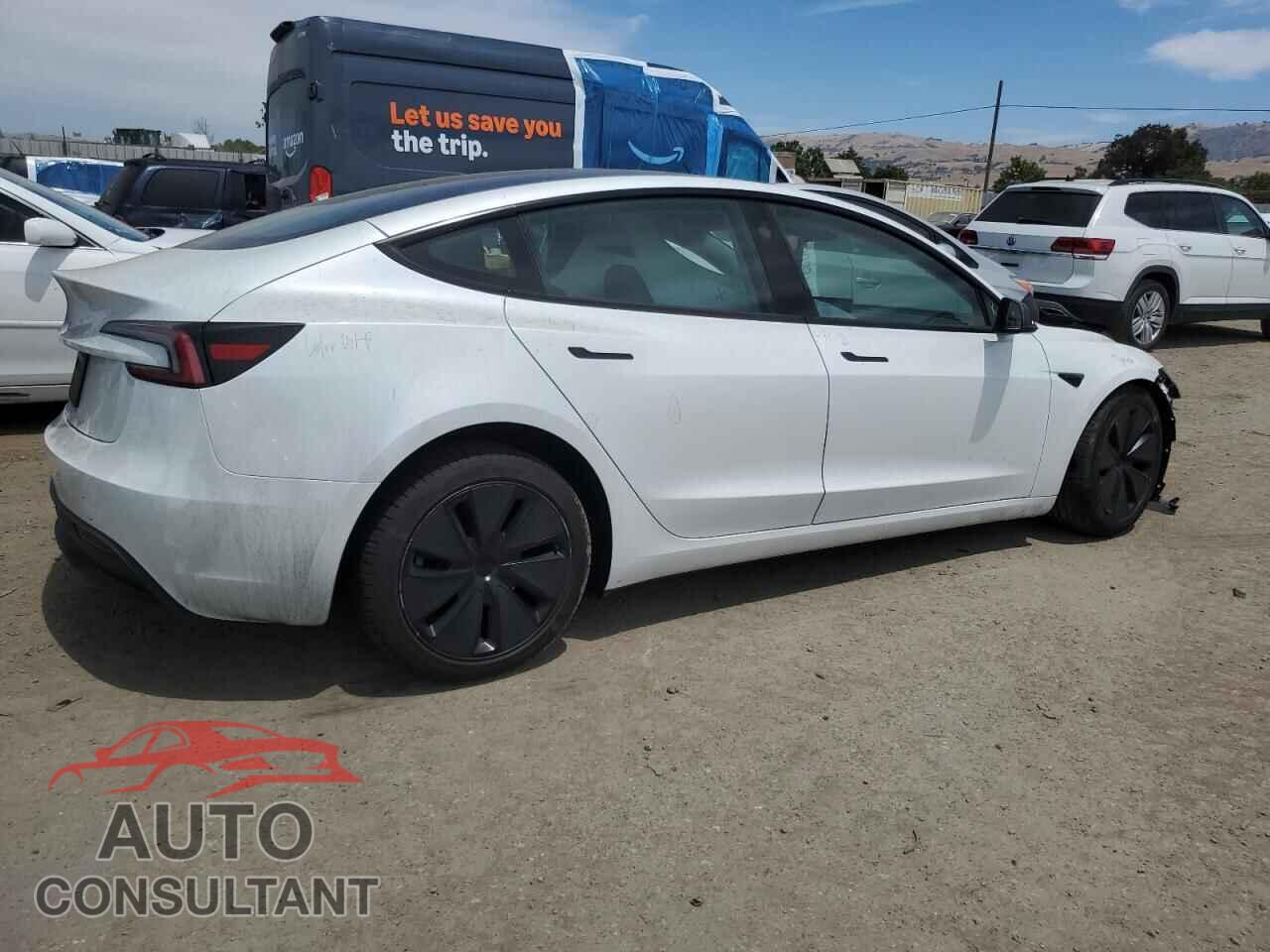 TESLA MODEL 3 2024 - 5YJ3E1EA4RF773851
