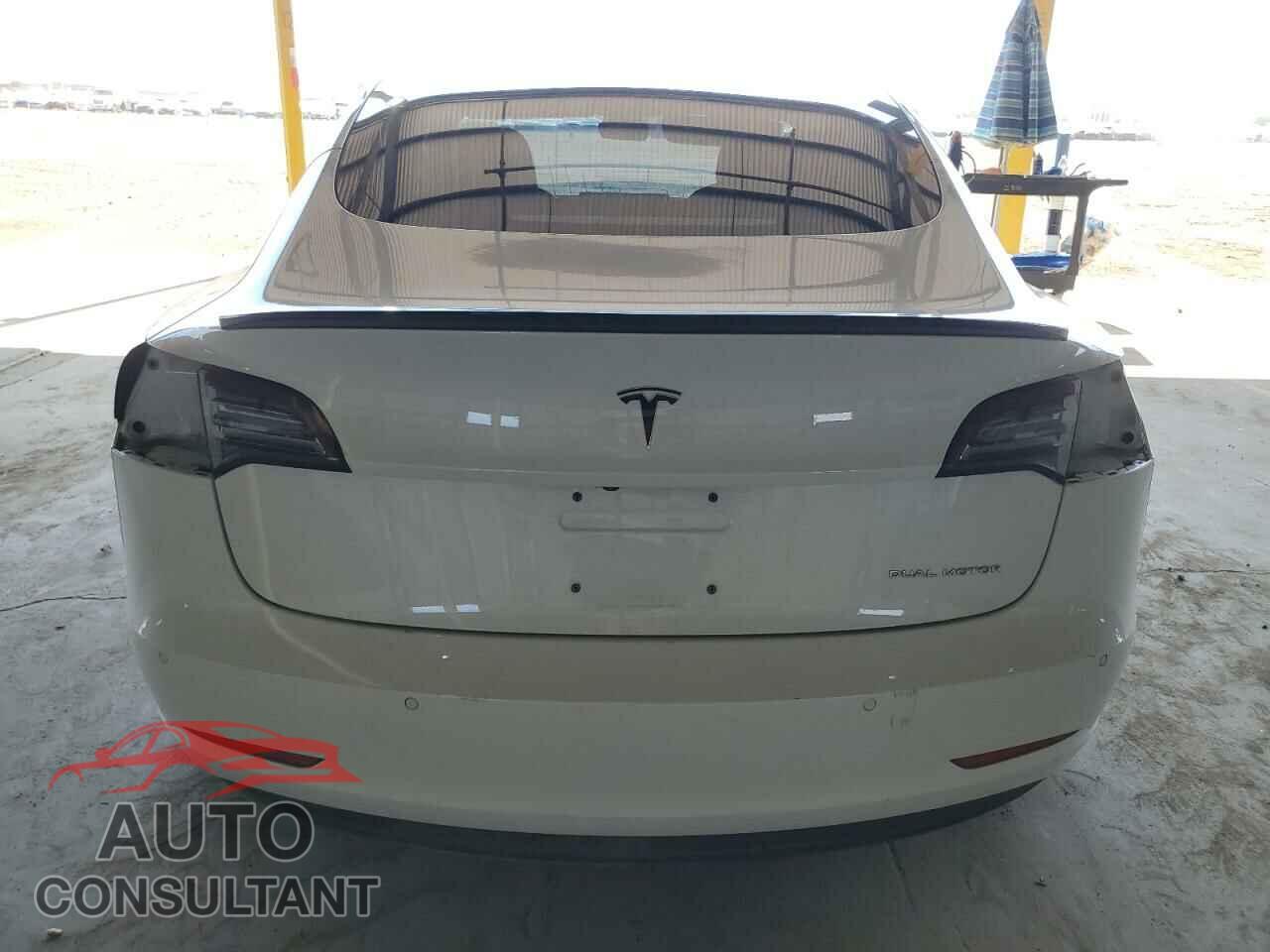 TESLA MODEL 3 2018 - 5YJ3E1EB7JF092497