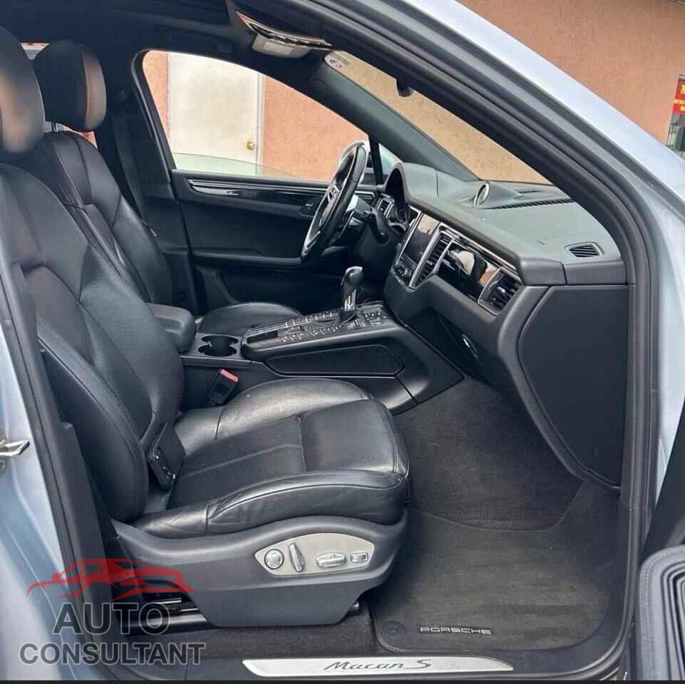 PORSCHE MACAN 2017 - WP1AB2A56HLB10242