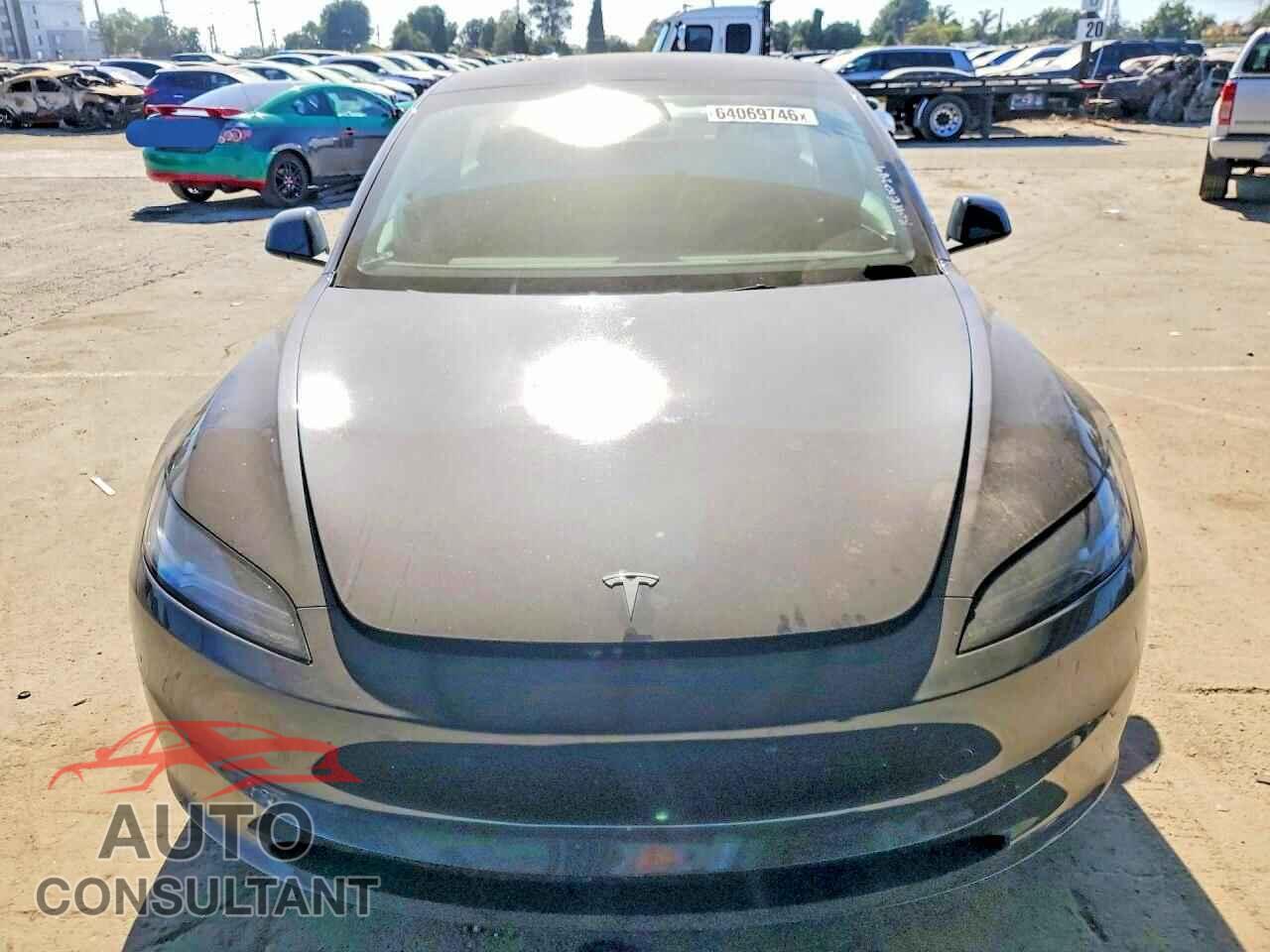 TESLA MODEL 3 2025 - 5YJ3E1EA3SF906900