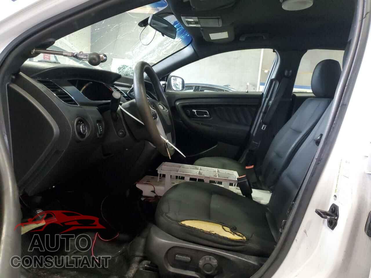 FORD TAURUS 2017 - 1FAHP2L82HG143651