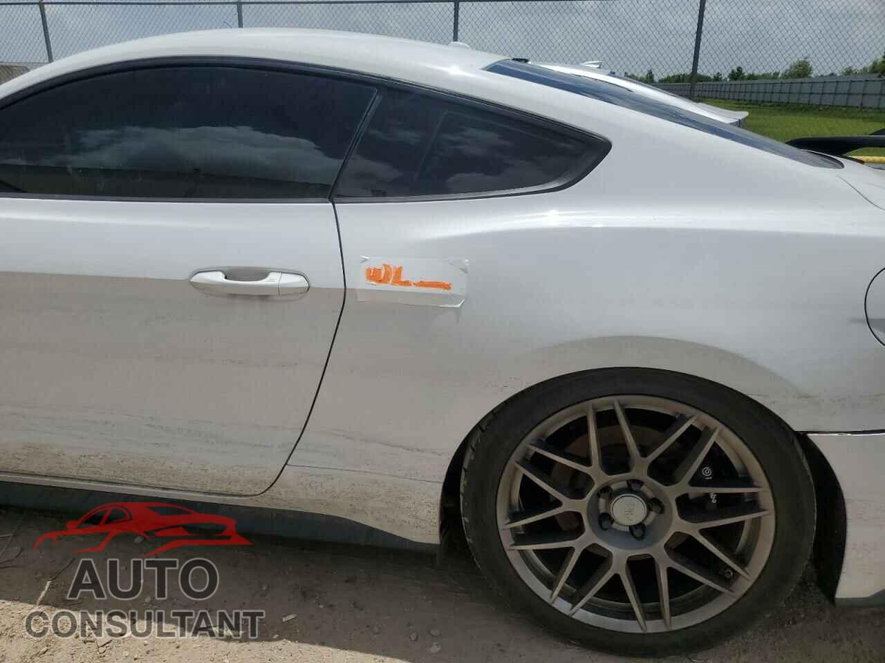 FORD MUSTANG 2017 - 1FA6P8CF8H5257755