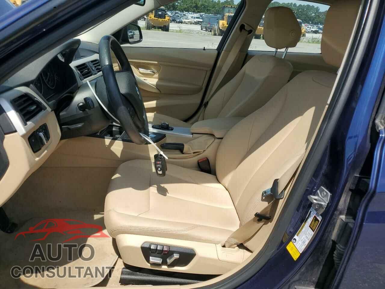 BMW 3 SERIES 2016 - WBA8E1G54GNU12136
