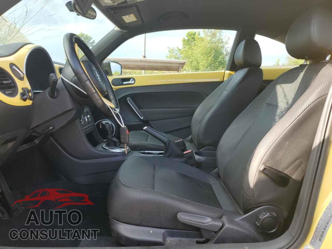 VOLKSWAGEN BEETLE 2012 - 3VWJP7AT2CM606545