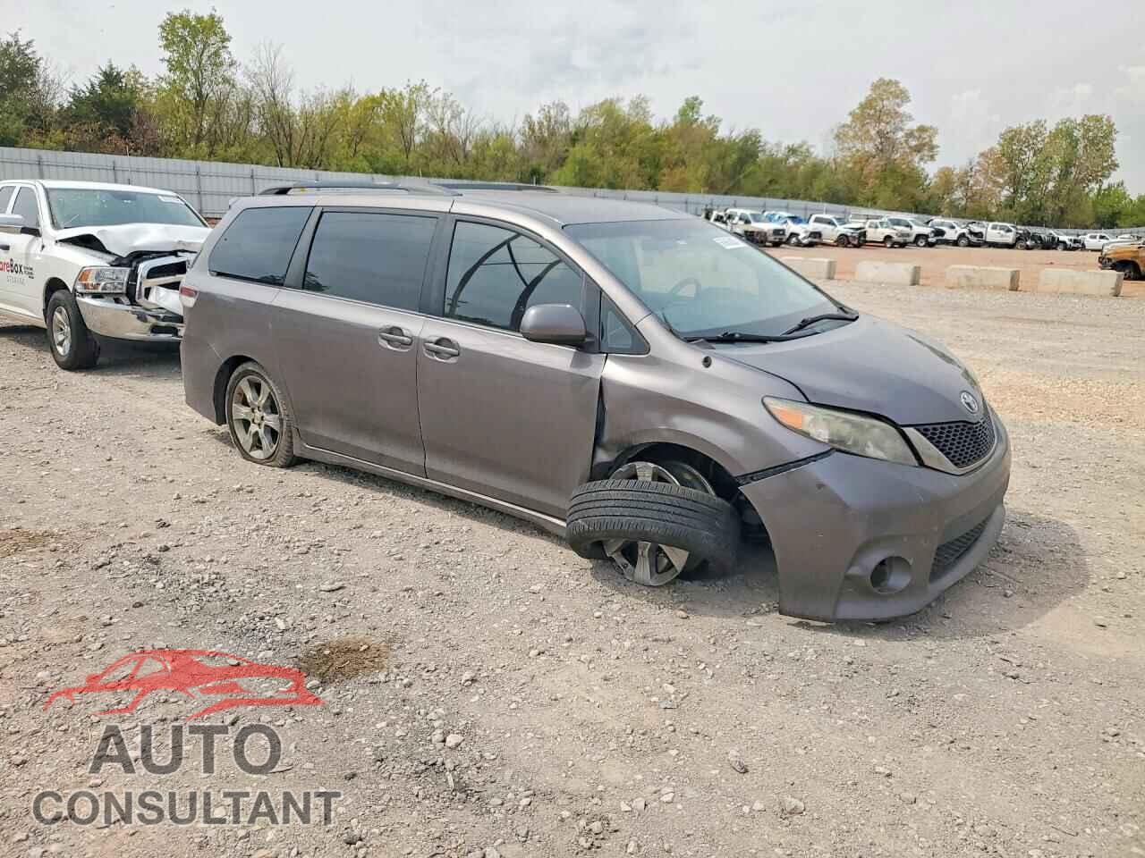 TOYOTA SIENNA 2011 - 5TDXK3DC6BS049895