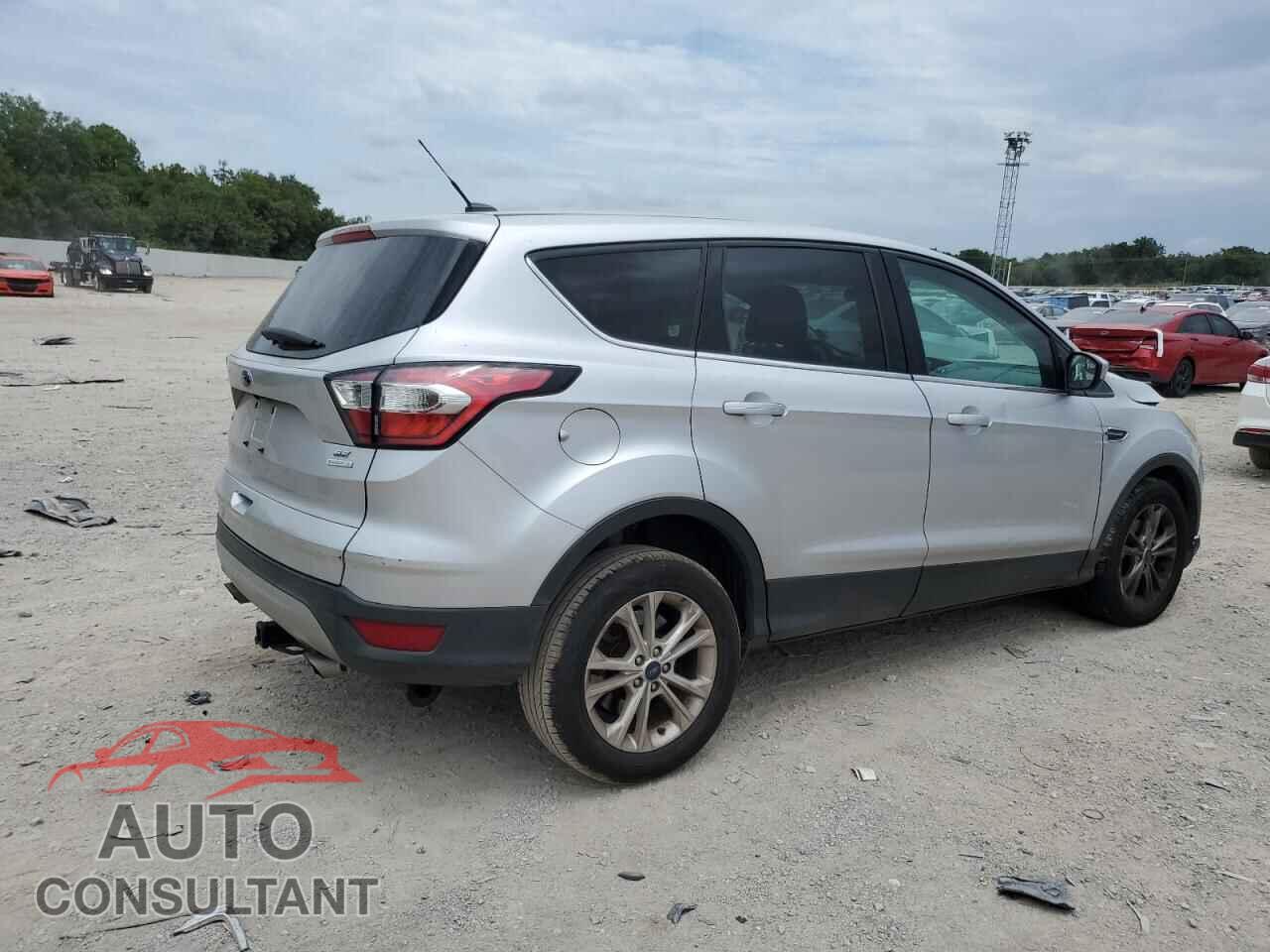 FORD ESCAPE 2017 - 1FMCU0G91HUC53382