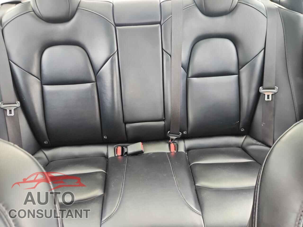 TESLA MODEL 3 2021 - 5YJ3E1EA2MF086781
