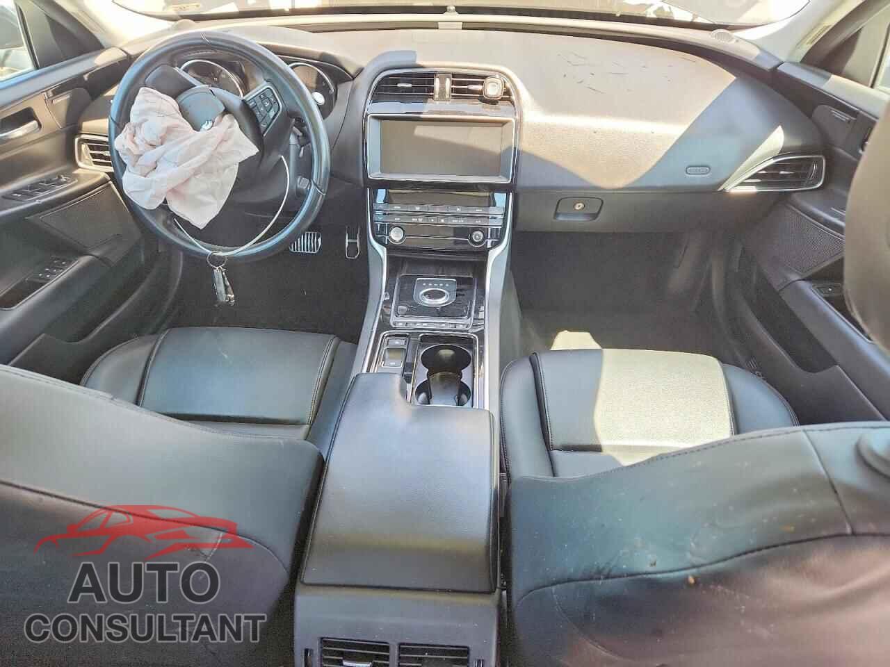 JAGUAR XE 2019 - SAJAD4FX1KCP45413