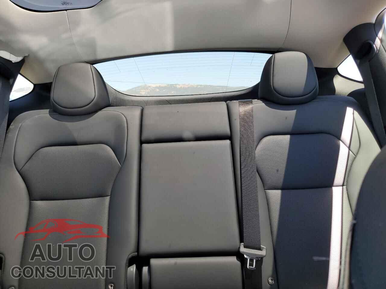 TESLA MODEL Y 2026 - 7SAYGDEE7TF325974