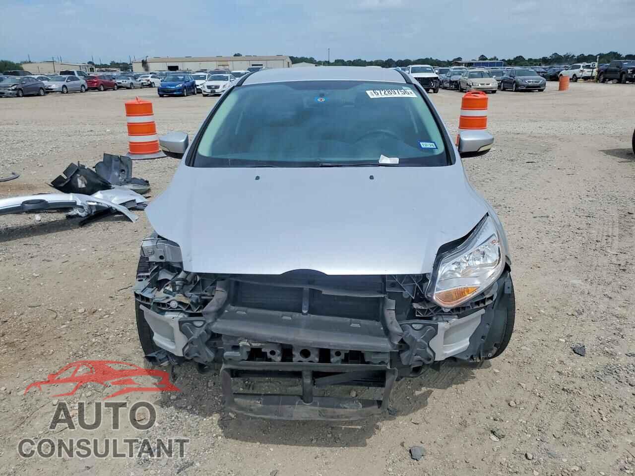 FORD FOCUS 2014 - 1FADP3K2XEL229150