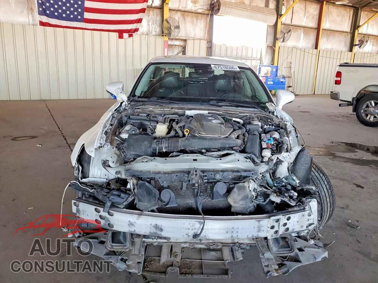 LEXUS IS 2018 - JTHBA1D2XJ5072866