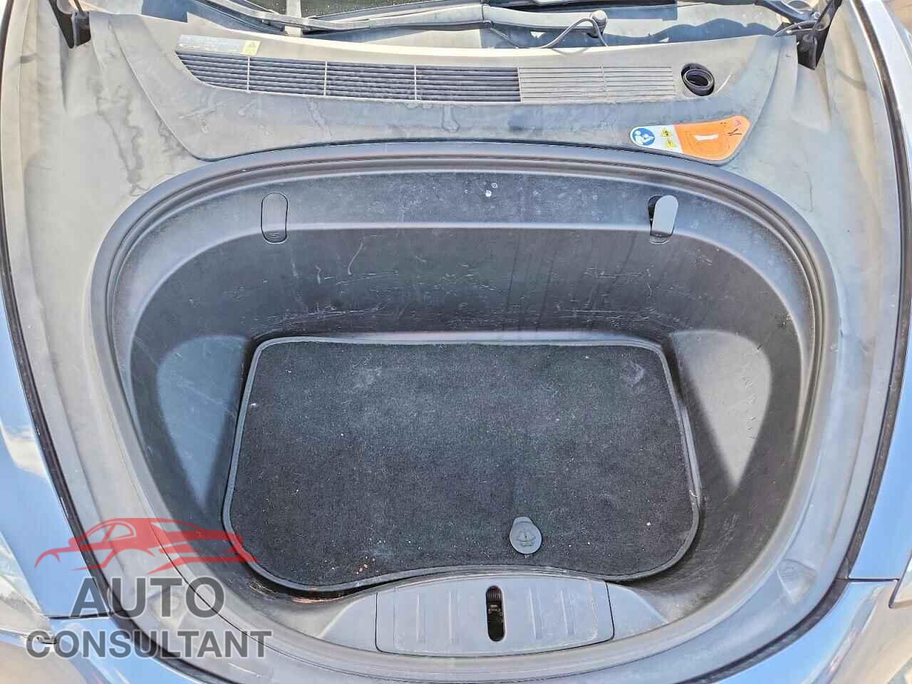 TESLA MODEL 3 2018 - 5YJ3E1EA5JF023718