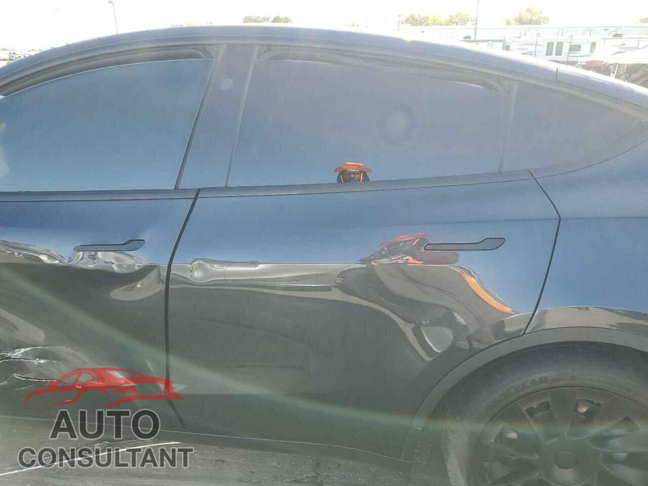 TESLA MODEL Y 2024 - 7SAYGDED0RF055308