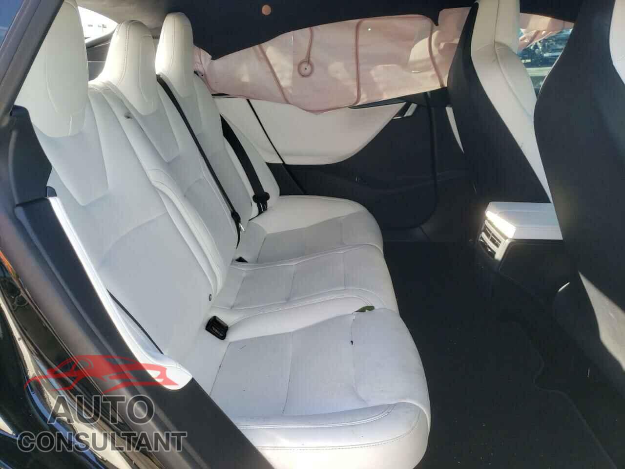 TESLA MODEL S 2019 - 5YJSA1E2XKF335082