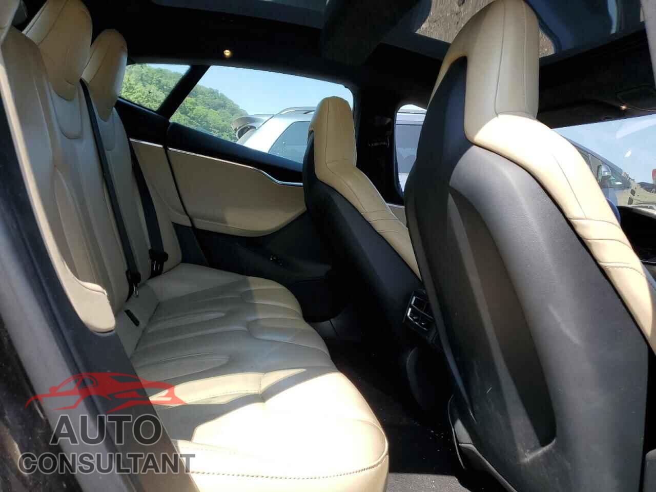 TESLA MODEL S 2015 - 5YJSA1E22FF102187