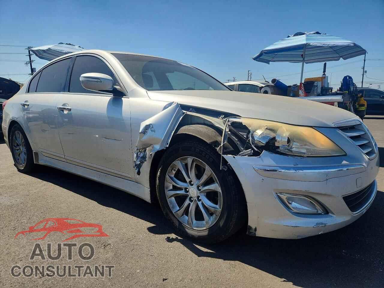 HYUNDAI GENESIS 2013 - KMHGC4DD8DU223911