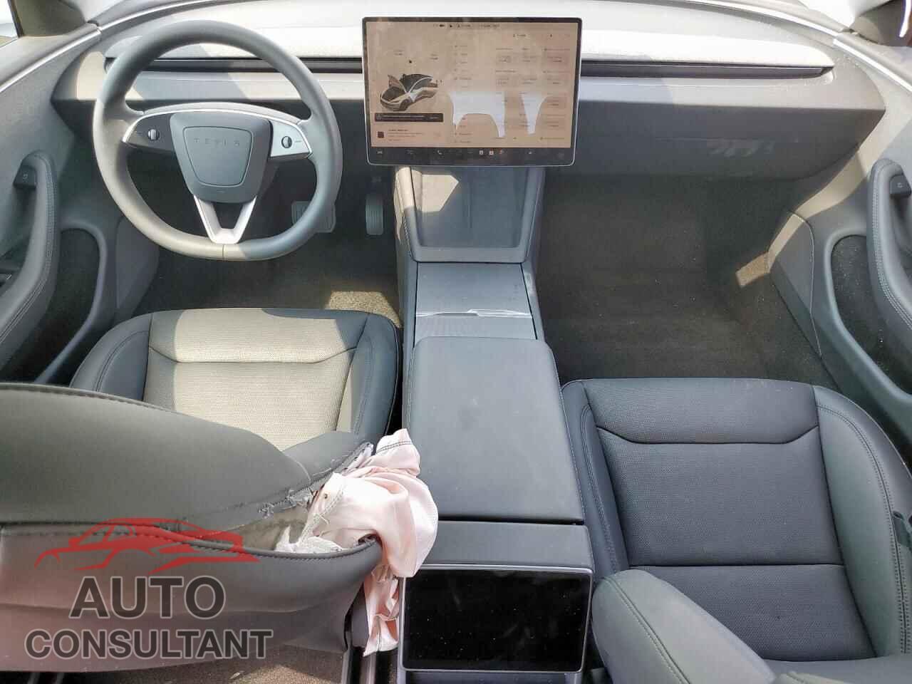TESLA MODEL 3 2025 - 5YJ3E1EA2SF020521