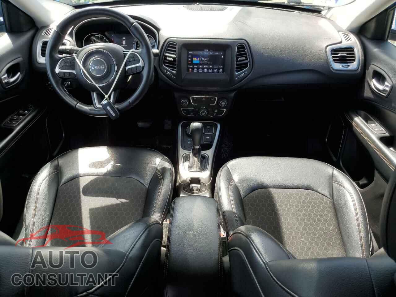 JEEP COMPASS 2018 - 3C4NJDBB7JT100402
