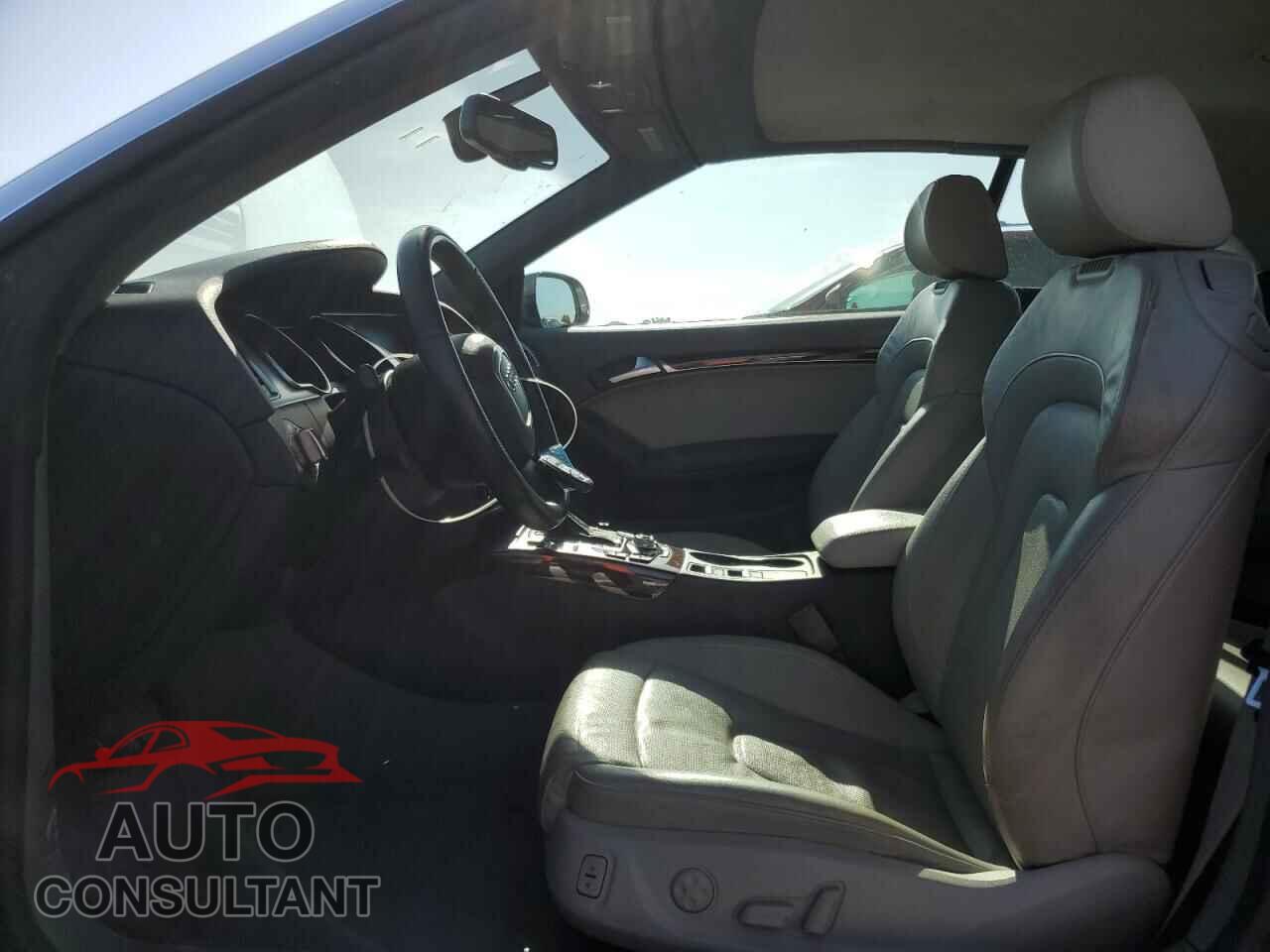 AUDI A5 2012 - WAULFAFH7CN000578