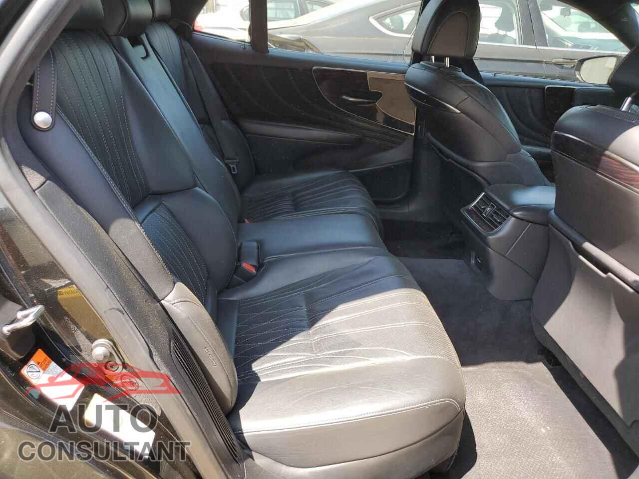 LEXUS LS500 2018 - JTHCYLFF3J5000421