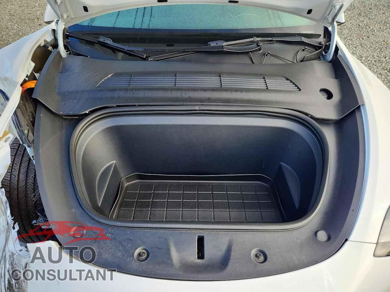 TESLA MODEL Y 2023 - 7SAYGDEE7PF690225