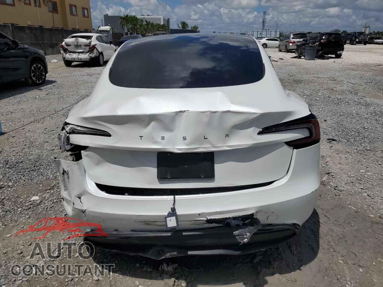 TESLA MODEL 3 2025 - 5YJ3E1EA0SF935917