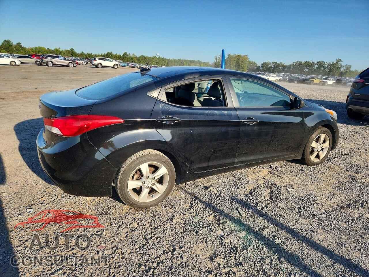 HYUNDAI ELANTRA 2012 - 5NPDH4AE4CH123741