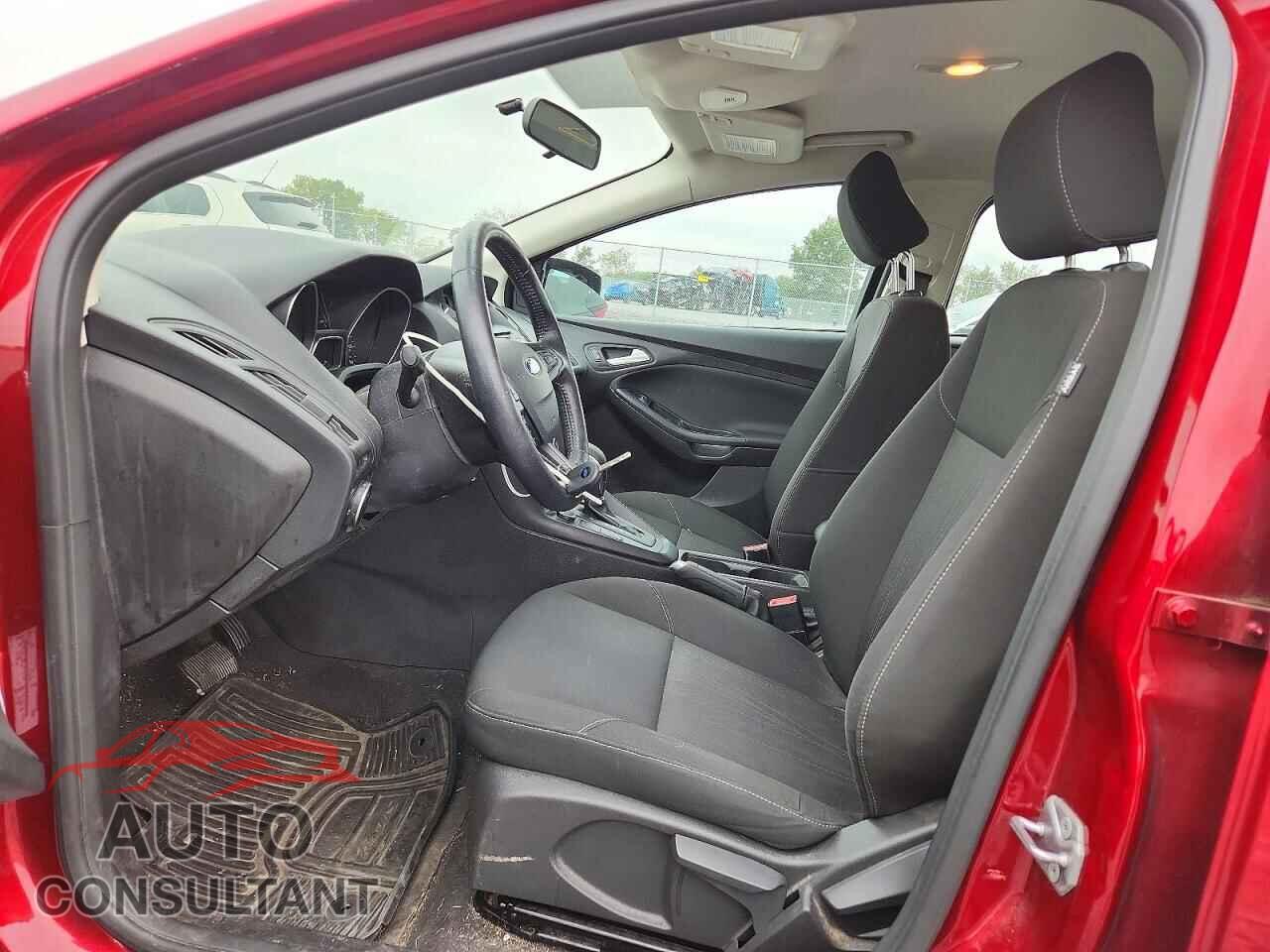 FORD FOCUS 2017 - 1FADP3K24HL213952