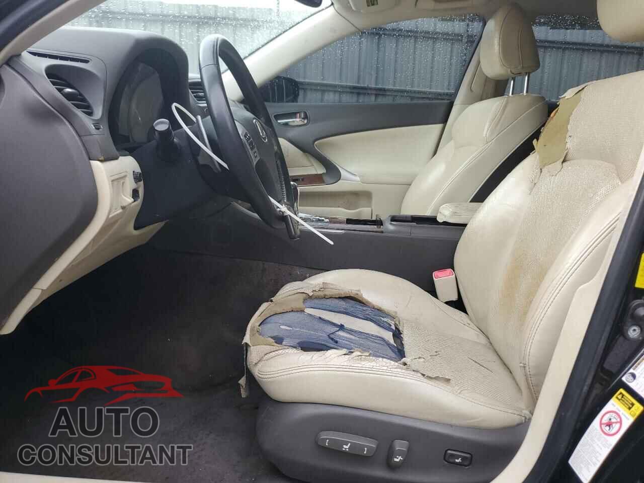 LEXUS IS 2011 - JTHCF5C25B5051682