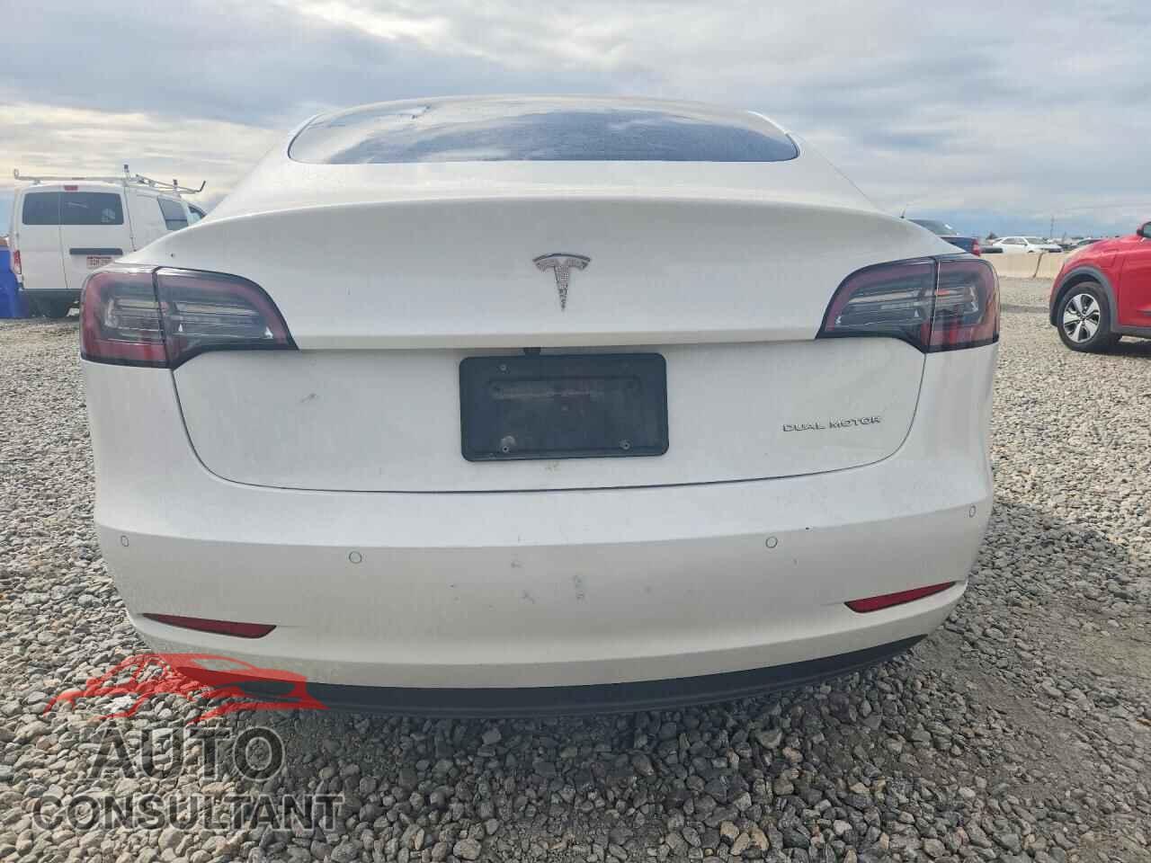 TESLA MODEL 3 2022 - 5YJ3E1EB3NF132418