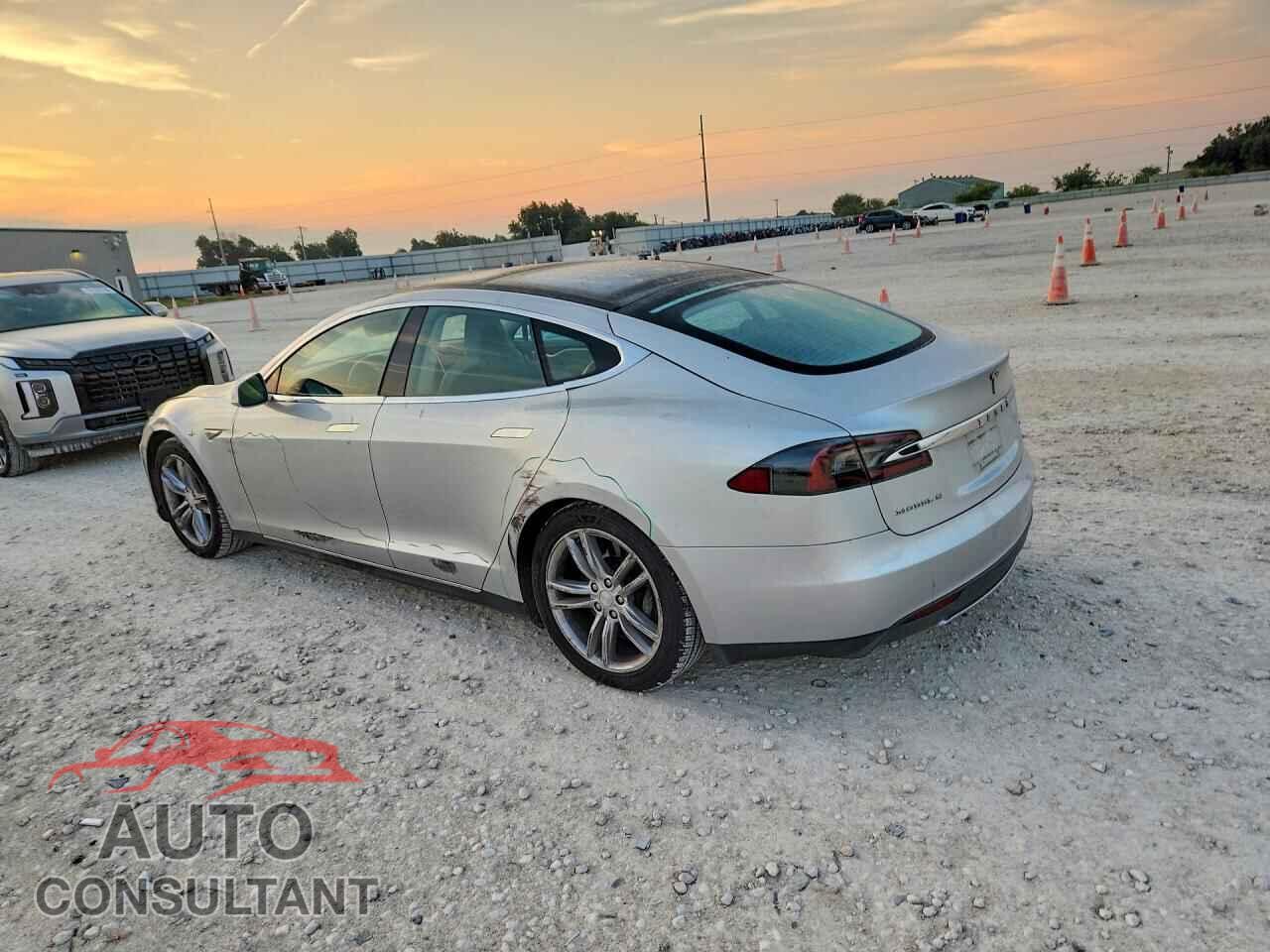 TESLA MODEL S 2013 - 5YJSA1CN0DFP17301
