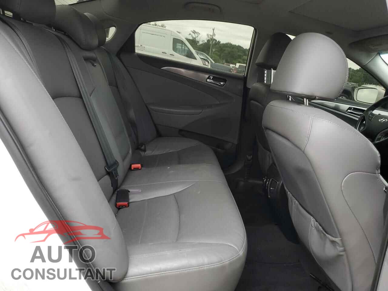HYUNDAI SONATA 2012 - KMHEC4A42CA041648