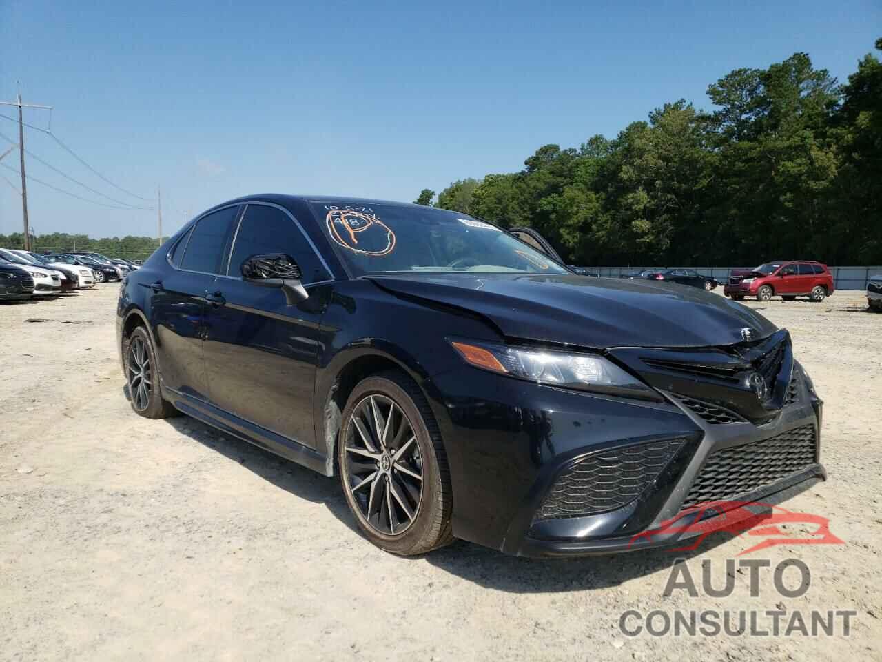 TOYOTA CAMRY 2021 - 4T1G11AK3MU418015