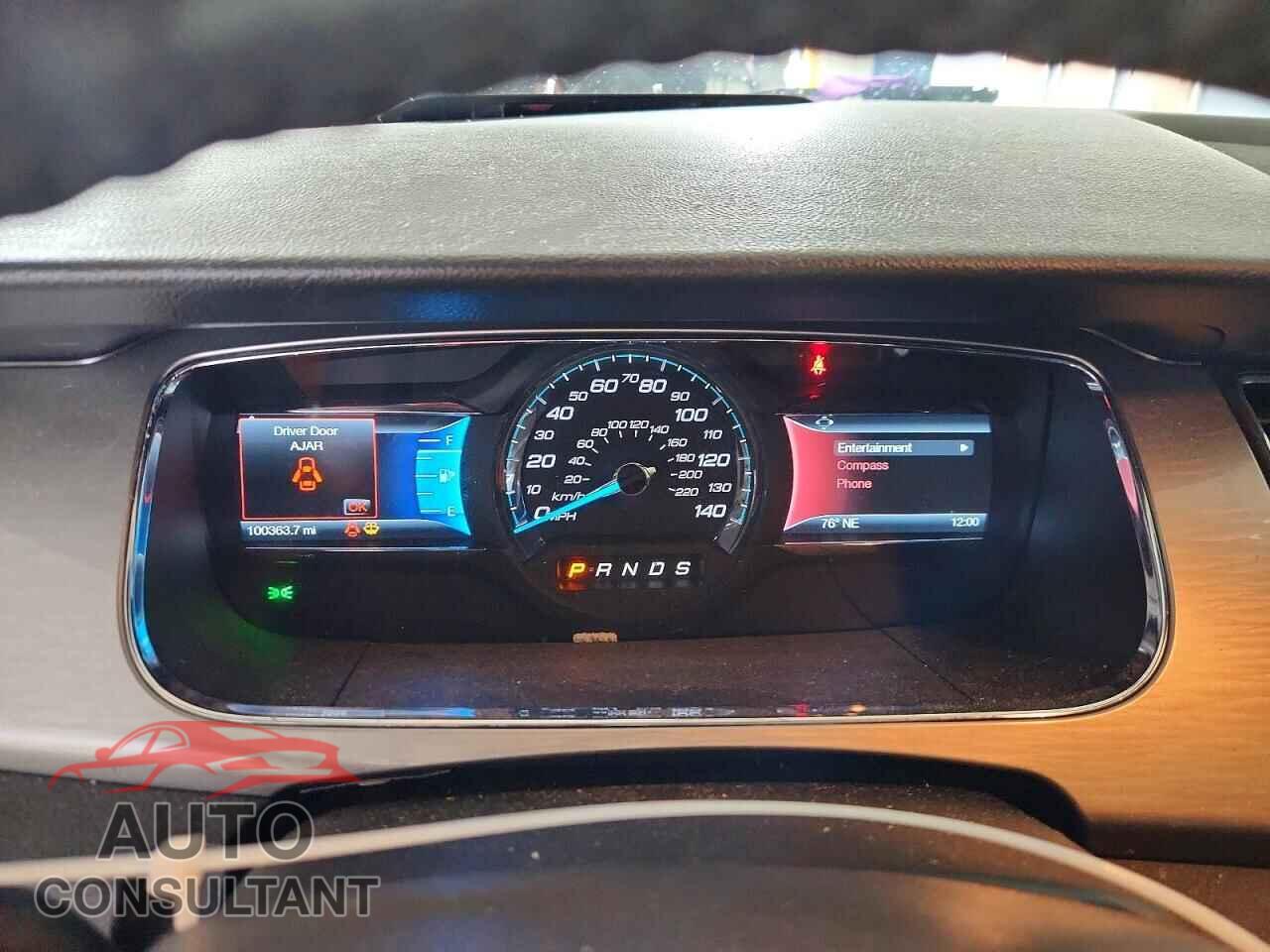 FORD TAURUS 2015 - 1FAHP2E80FG118077