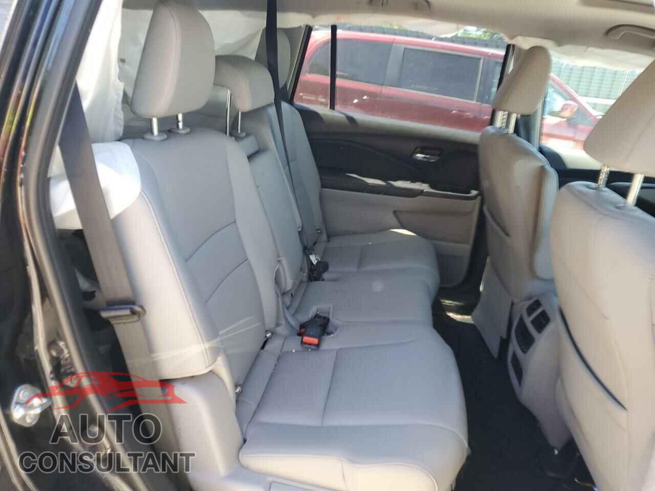 HONDA PILOT 2018 - 5FNYF6H52JB038529