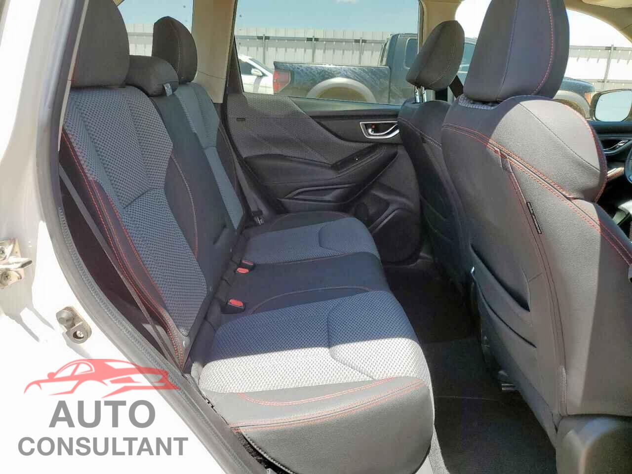 SUBARU FORESTER 2019 - JF2SKAPC0KH422056