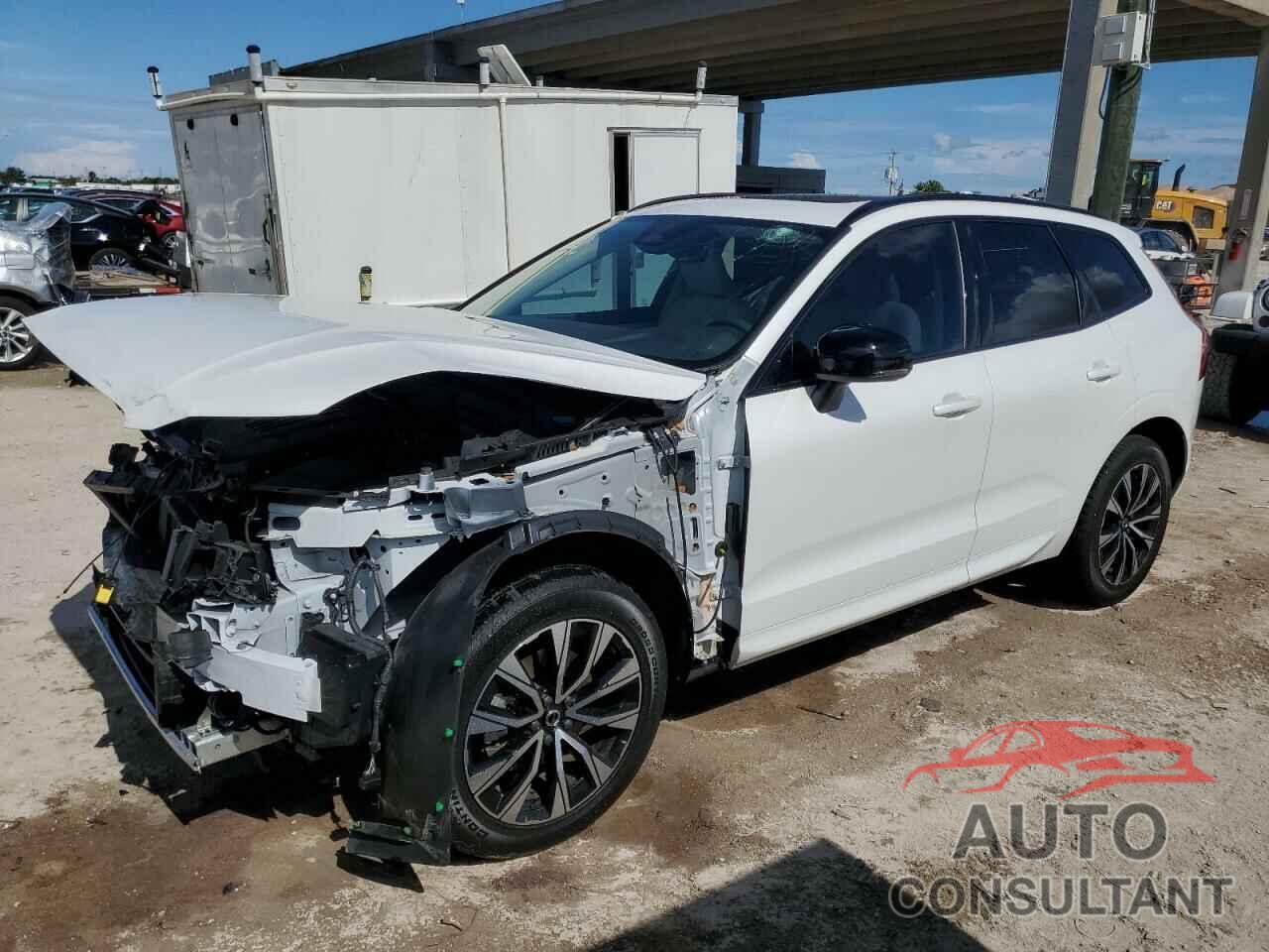 VOLVO XC60 CORE 2024 - YV4L12RK5R1820430