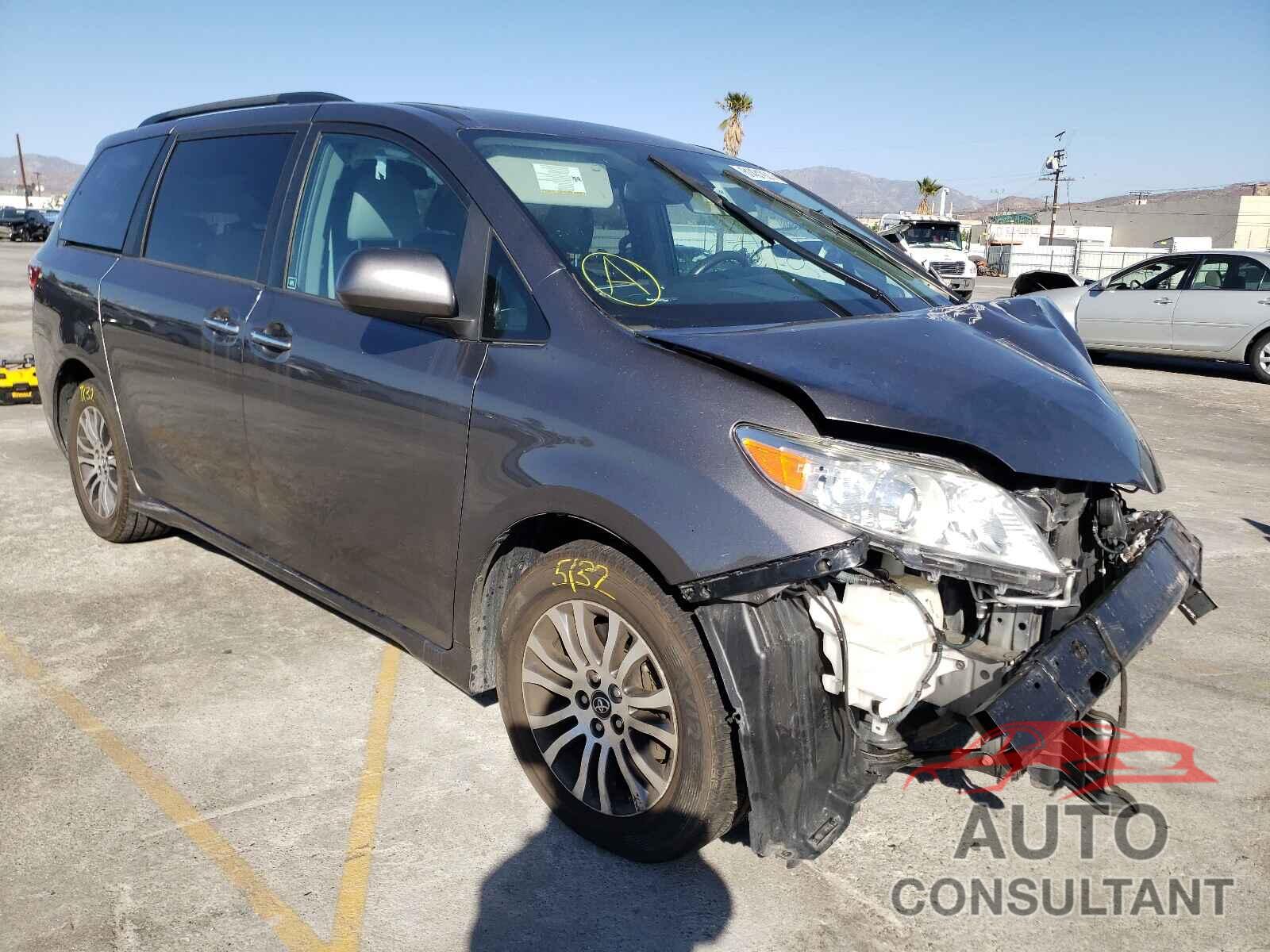 TOYOTA SIENNA 2018 - 5TDYZ3DC0JS921874