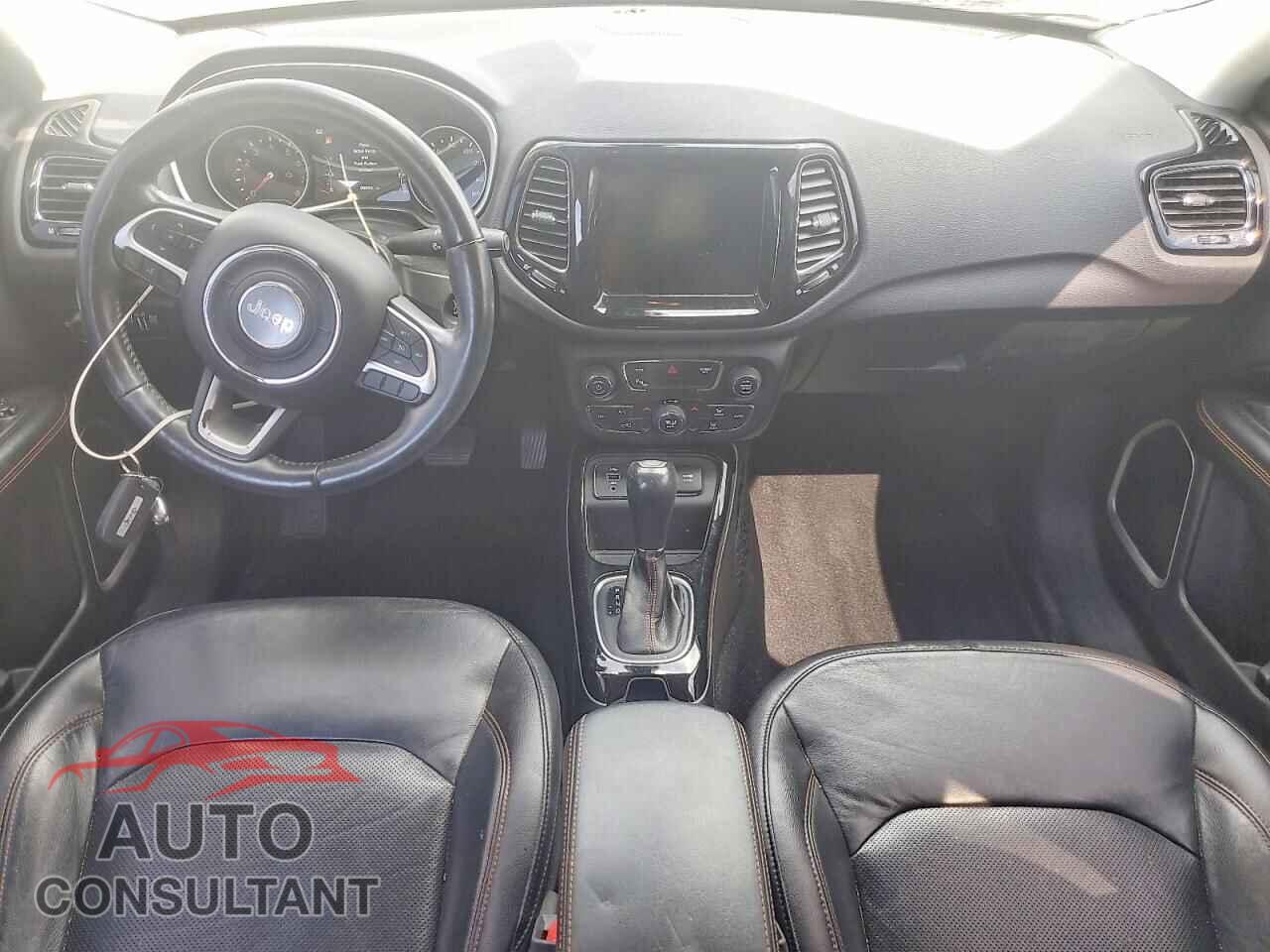 JEEP COMPASS 2018 - 3C4NJCCB4JT211532