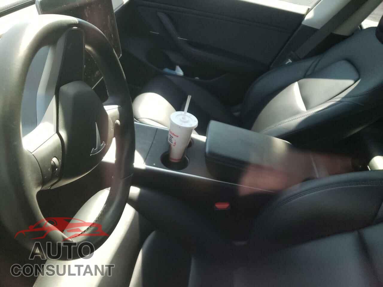 TESLA MODEL 3 2018 - 5YJ3E1EBXJF067769