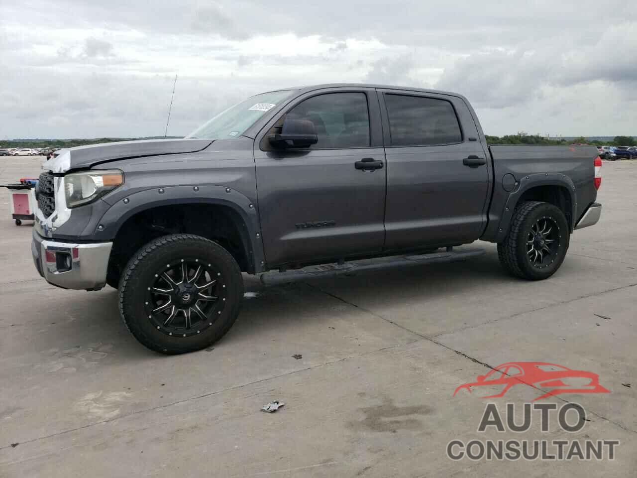 TOYOTA TUNDRA 2018 - 5TFEM5F10JX130523