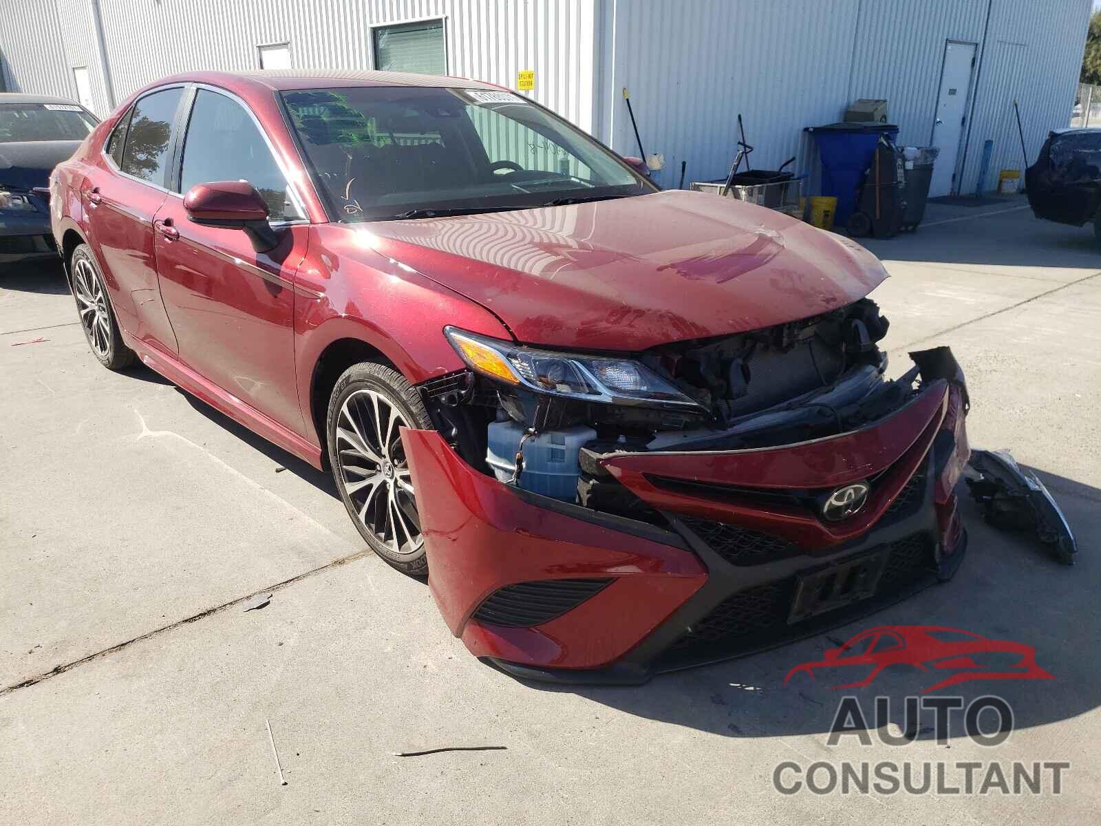 TOYOTA CAMRY 2018 - 4T1B11HK2JU643182