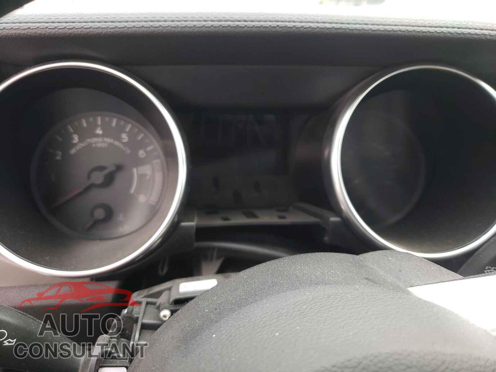 FORD MUSTANG 2020 - 1FATP8UH0L5119087