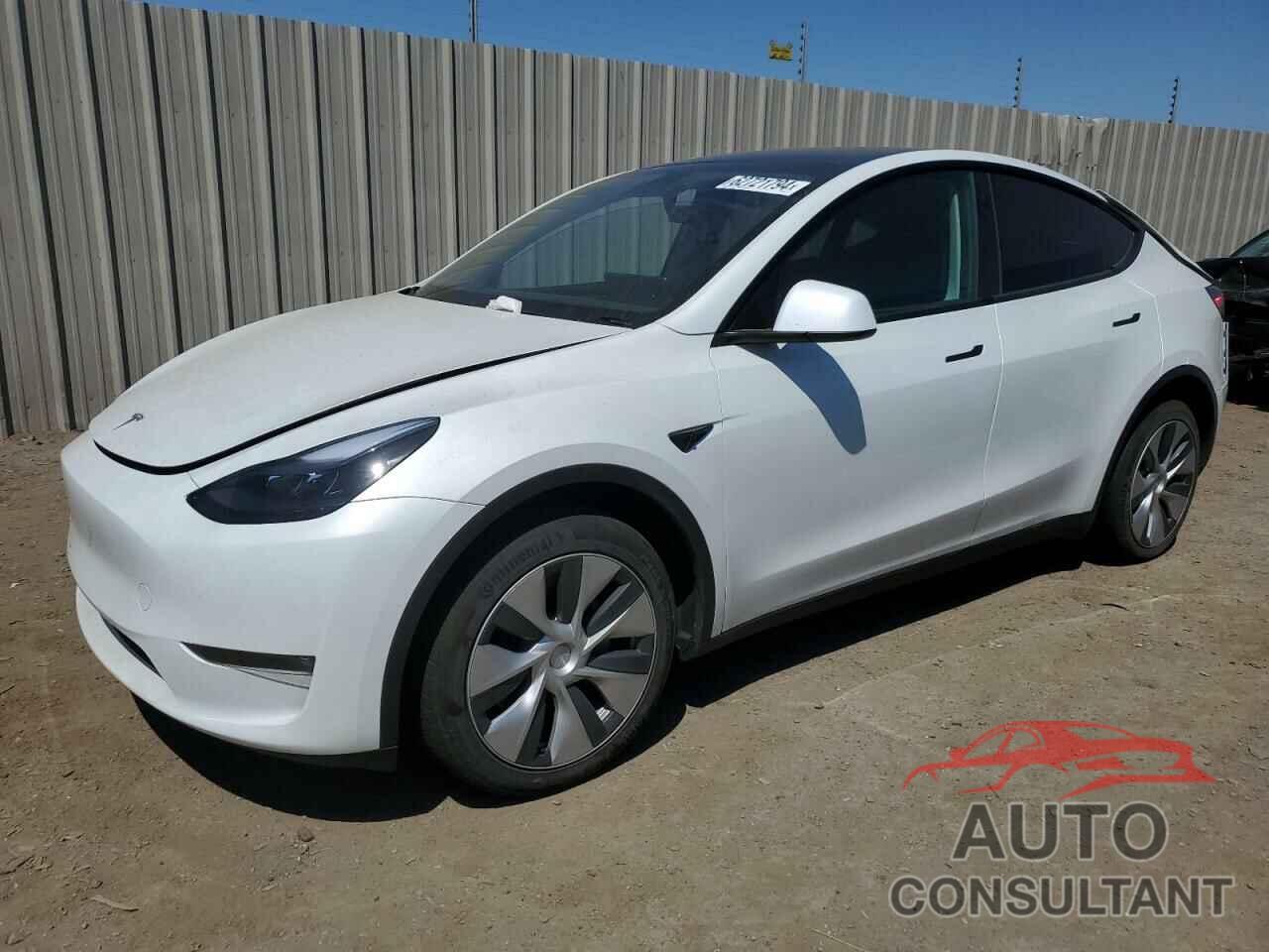 TESLA MODEL Y 2023 - 7SAYGDEEXPF660412